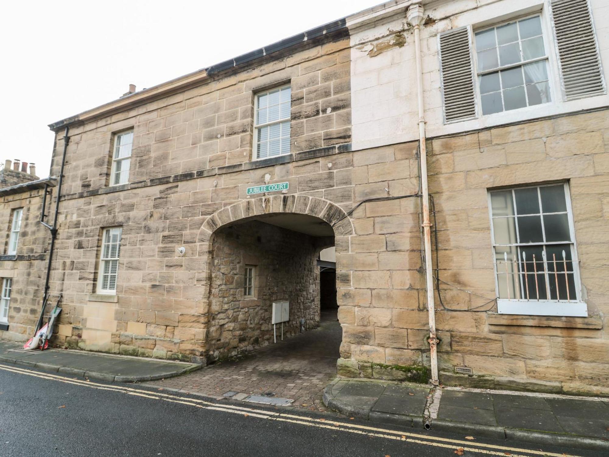 Lavenna Villa Alnwick Exterior photo